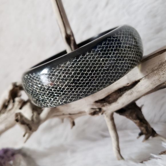 Black Silver Mesh in Clear Lucite Vintage Bangle - Picture 15 of 15